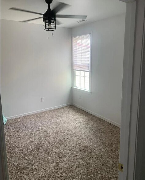 Building Photo - 1417 W Leigh St