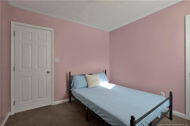 Building Photo - 300 Riverwind Dr