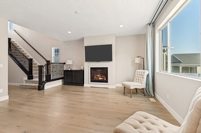 Building Photo - Upscale Home Available in Herriman