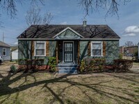 Building Photo - 3862 Kelly Cir E