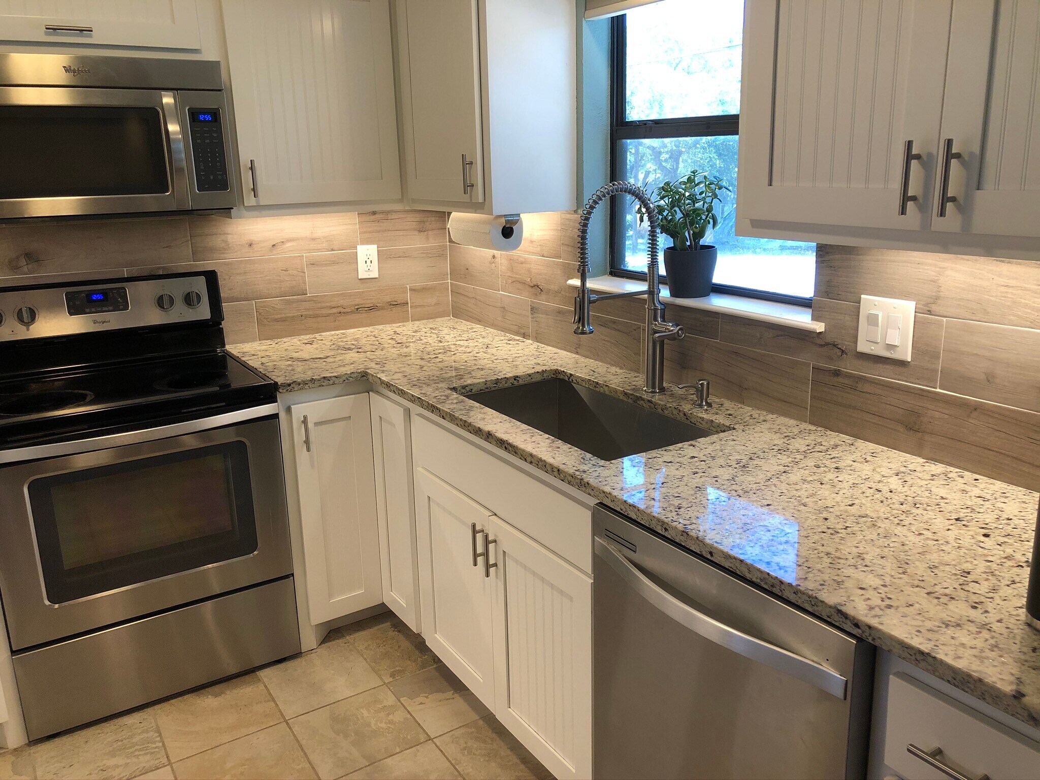 Building Photo - 1226 Amanda Dr