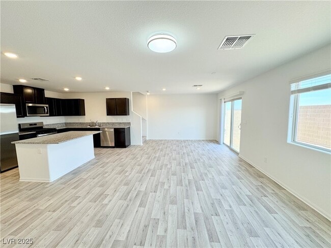 Building Photo - 6002 Swift Lariat St