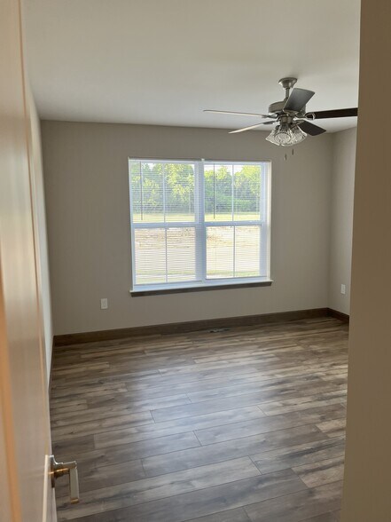 Building Photo - 5940 Arrow Ridge Rd