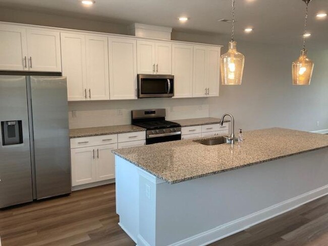 Building Photo - 543 Bistle Drive - Bev Roberts Rentals and...