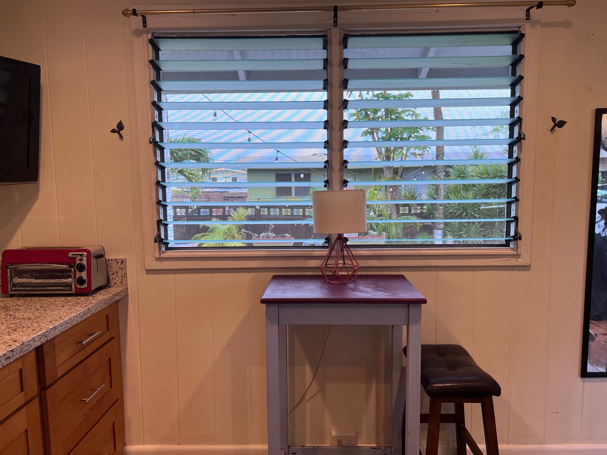 Building Photo - 324B Kalama St