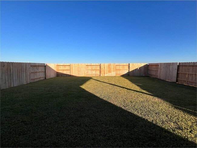 Building Photo - 7618 Coral Lk Dr