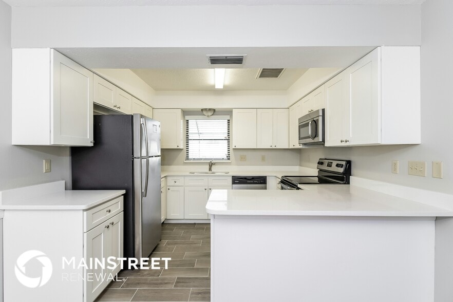 Building Photo - 141 Loyola Rd