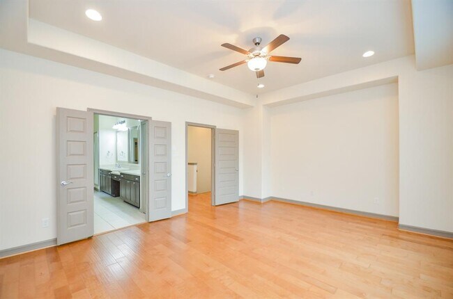 Building Photo - 5943 Kansas St