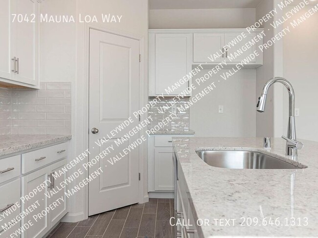 Building Photo - 7042 Mauna Loa Wy