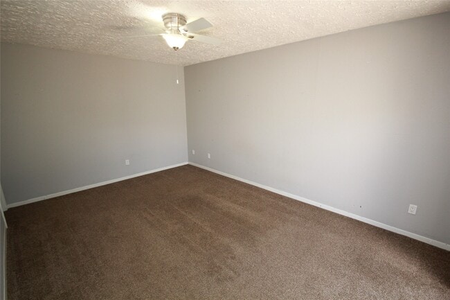 Building Photo - 22619 Braken Carter Ln