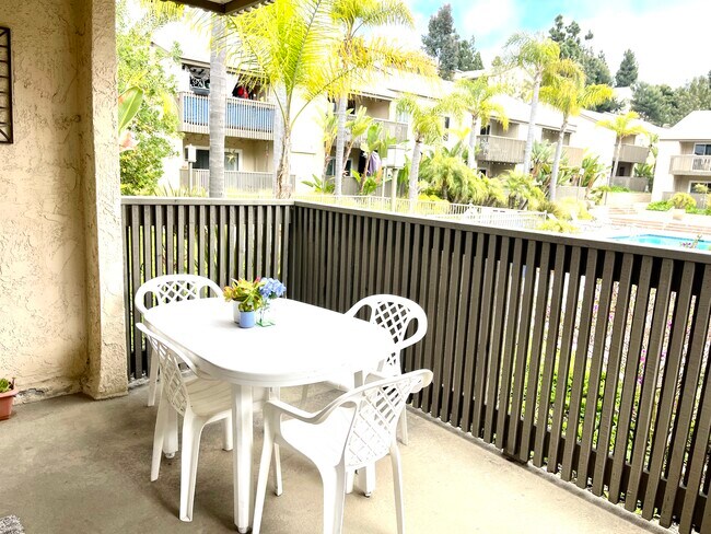 Building Photo - 8537 Villa La Jolla Dr