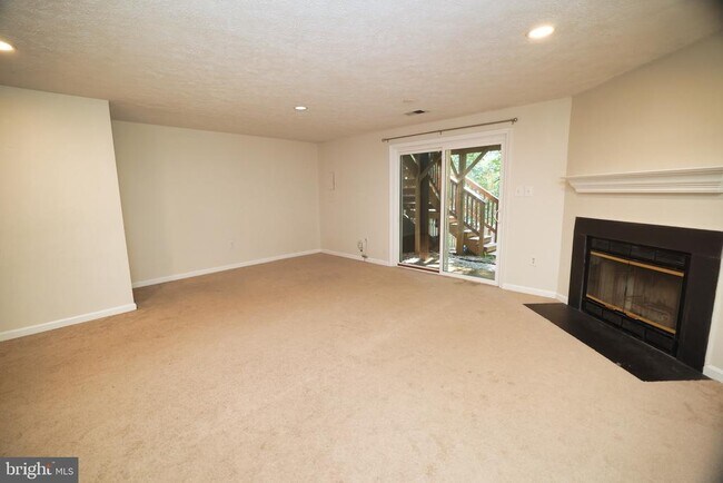 Building Photo - 14436 Whisperwood Ct