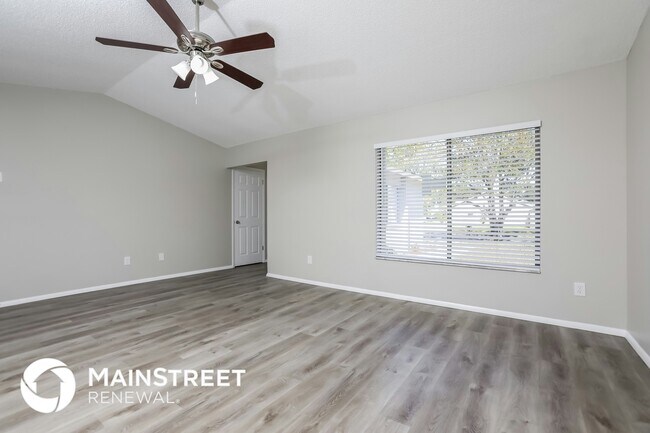 Building Photo - 13826 Lena St
