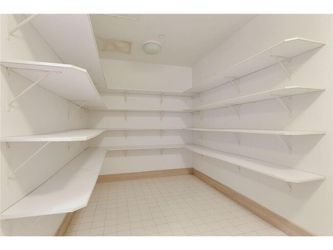 Building Photo - 1830 Eagle Ridge Dr