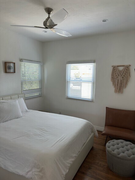 Building Photo - 1416 S Crest Dr