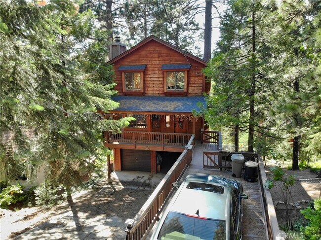 Building Photo - 31644 Christmas Tree Ln