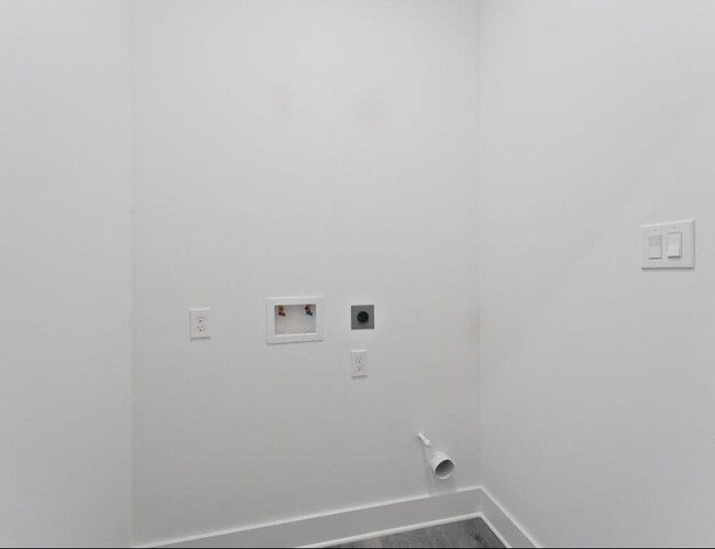 Building Photo - 4028 Northfield Ln