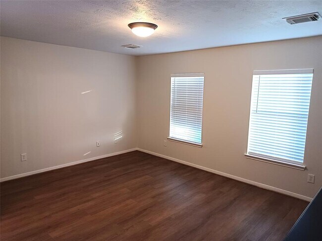Building Photo - 13414 Beechglen Ln
