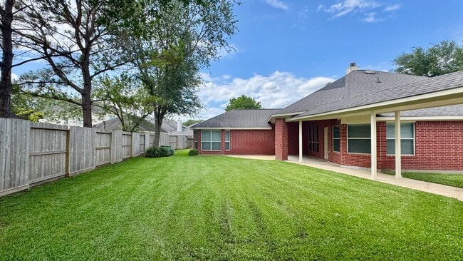 Building Photo - 5818 Bent Arbor Ln