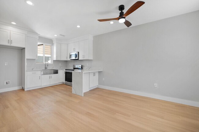 Building Photo - 1318 Malachite Ave