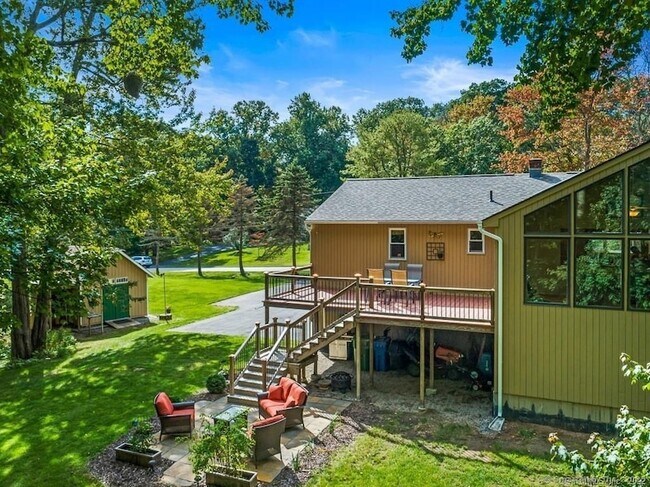 Building Photo - 40 Crestwood Dr