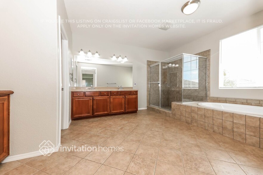 Building Photo - 40370 Hannah Way