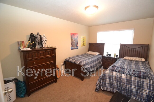 Building Photo - 1867 Trail Heights Dr