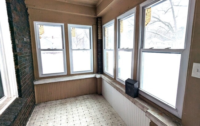 Building Photo - 1505 7th St