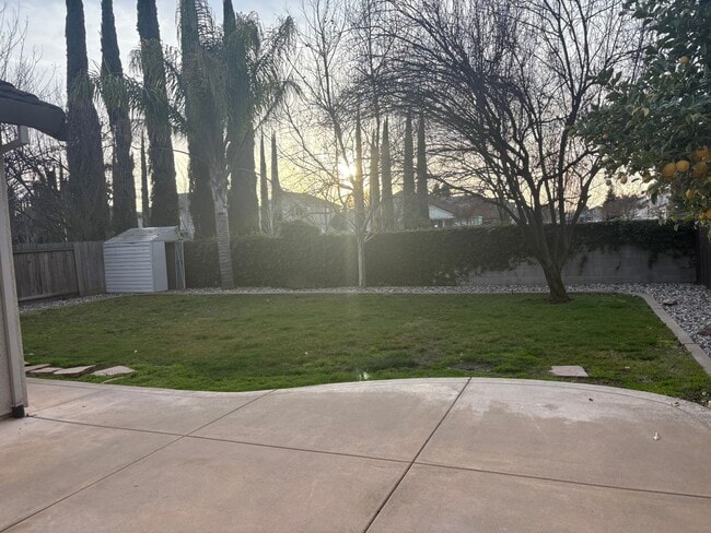 Building Photo - Lovely 4bed/2bath Home in West Sacramento