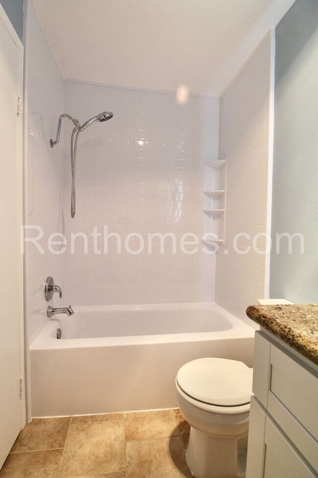 Building Photo - 3550 Ruffin Rd