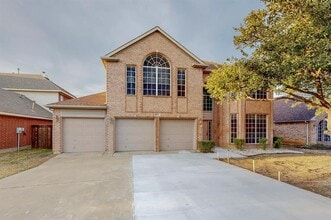 Building Photo - 611 Blue Sky Dr