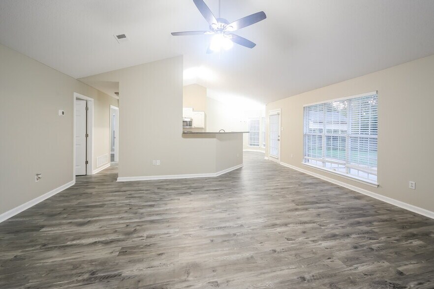 Building Photo - 5755 Kuykendall Dr