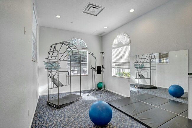 Building Photo - 1252 Piazza Antinori