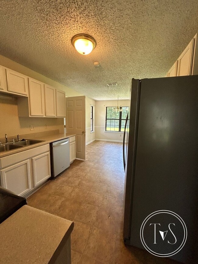 Building Photo - 109 Larkin Ct