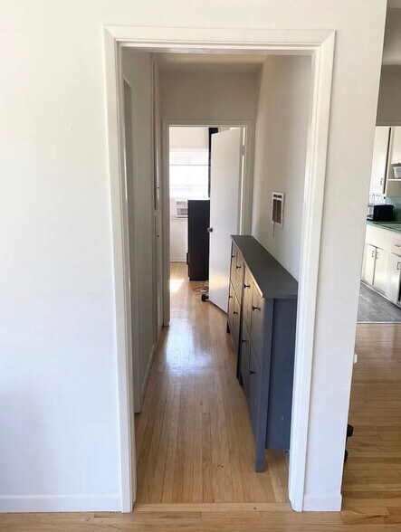 Building Photo - 11021 Culver Blvd