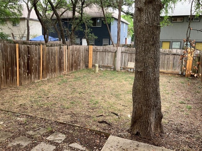 Building Photo - 9629 Sugar Hill Dr