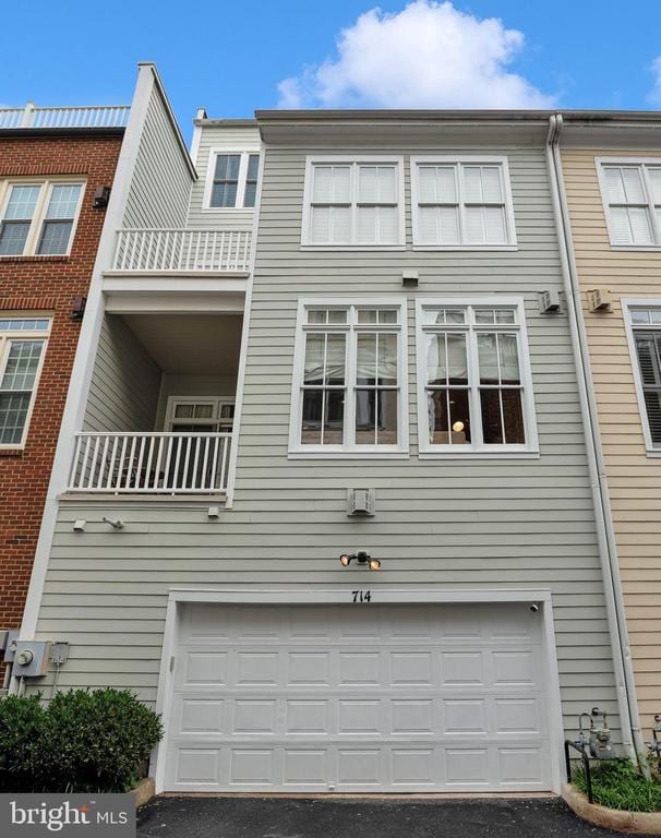 Building Photo - 714 Bracey Ln