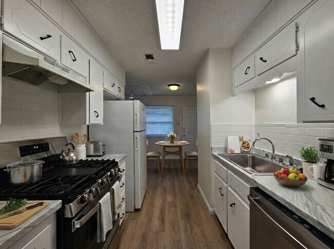 Building Photo - 2203 Wheeler Cir