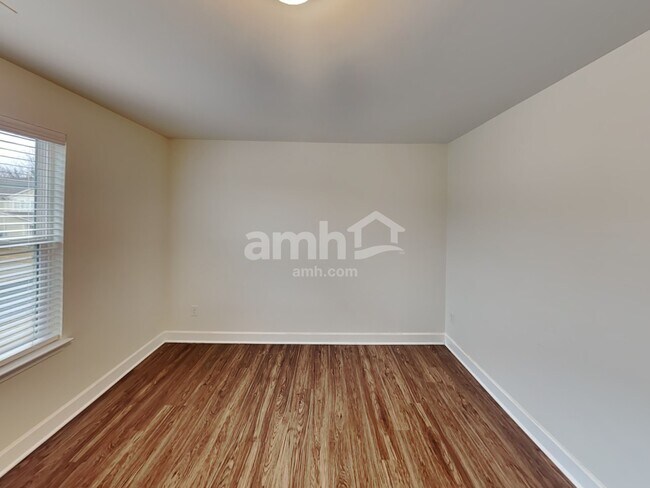 Building Photo - 4502 Tarpon Dr