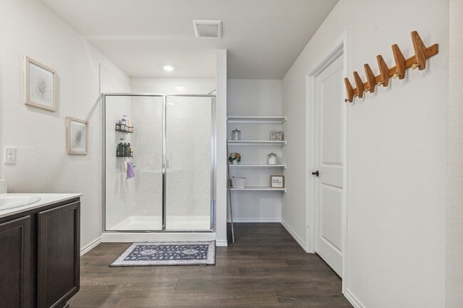 Building Photo - 3012 Glazner Dr