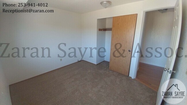 Building Photo - 386 - Beautiful Tri-level Home