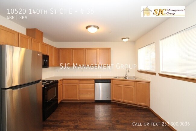 Building Photo - Four bedroom townhouse for rent in South H...