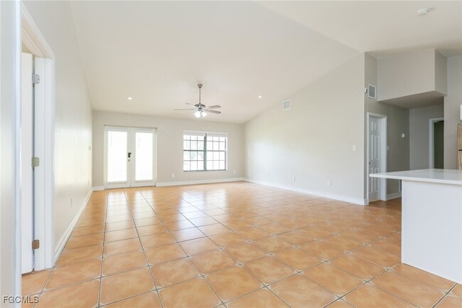 Building Photo - 717 Little Rock St E