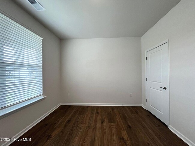 Building Photo - 512 Ragapple Ln