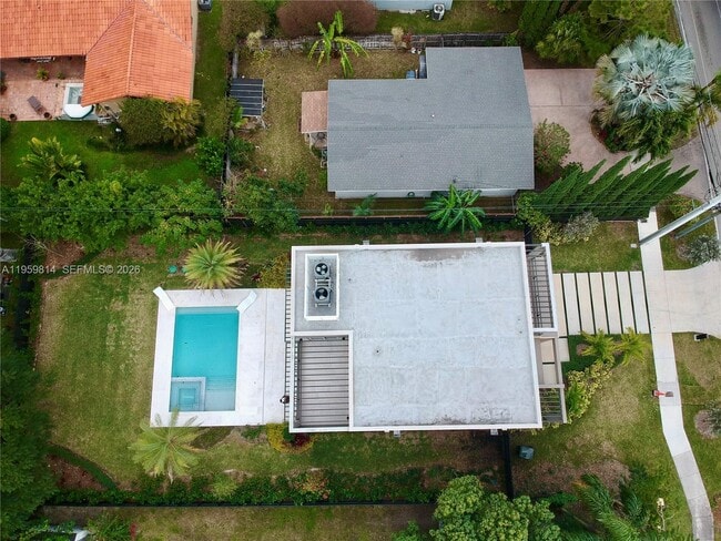 Building Photo - 7850 SW 67th Ave