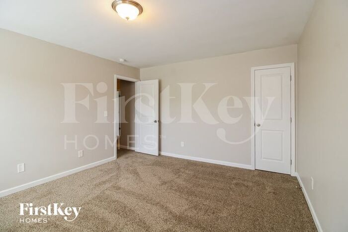 Building Photo - 1752 Abbott Oaks Dr