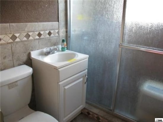 Building Photo - 4822 Woodend Ave