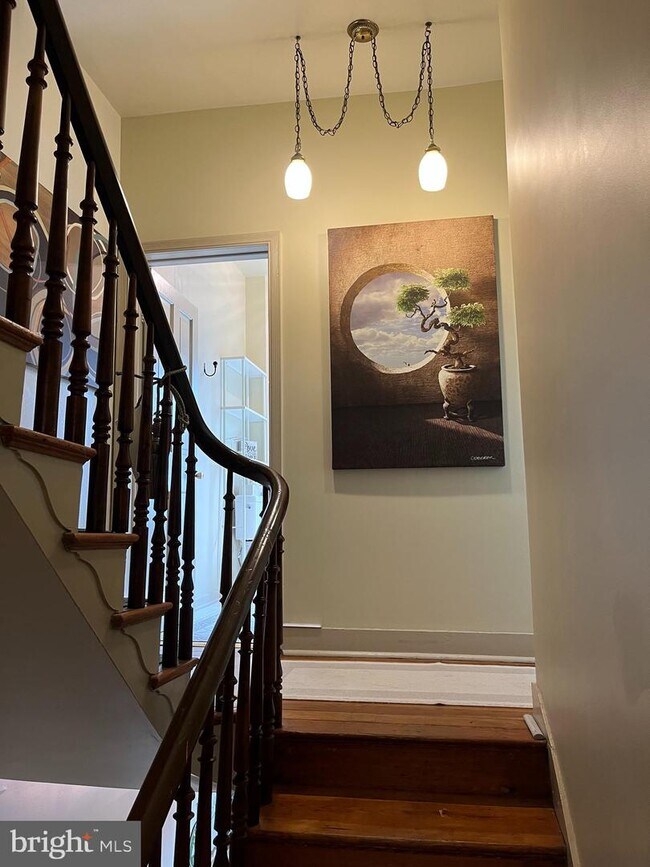 Building Photo - 509 S Market St