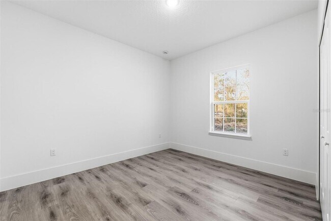 Building Photo - 7047 N Lime Dr