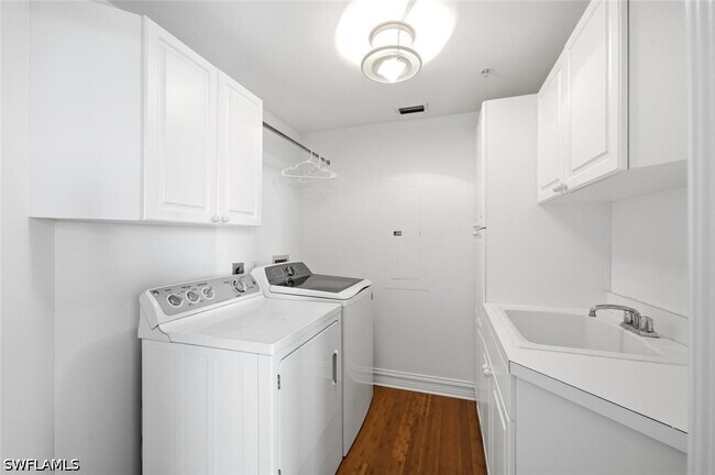Building Photo - 60 Seagate Dr